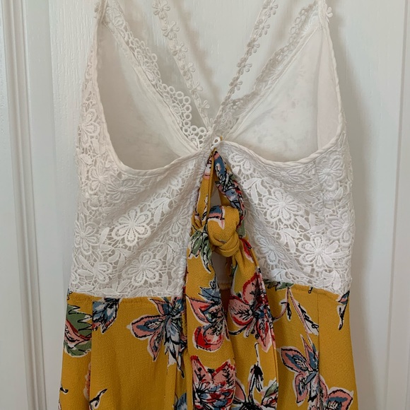 Crossback Floral Romper - Picture 3 of 3